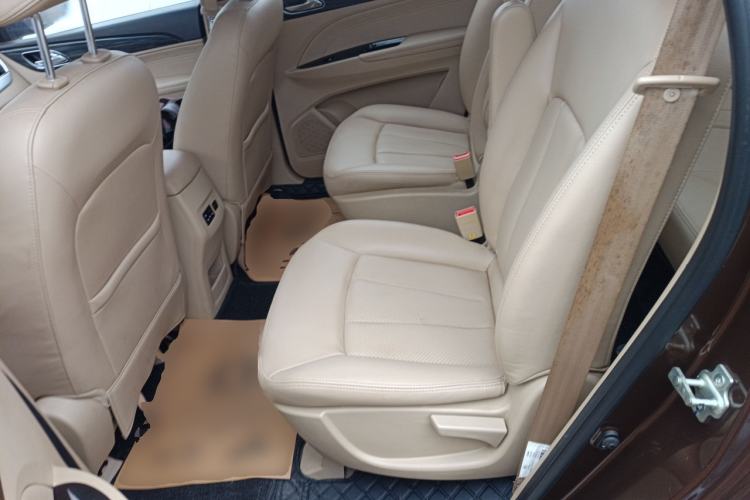 Used Baojun 730 2016 1.5L Manual Comfort Version 7 Seats China V Emission Standard
