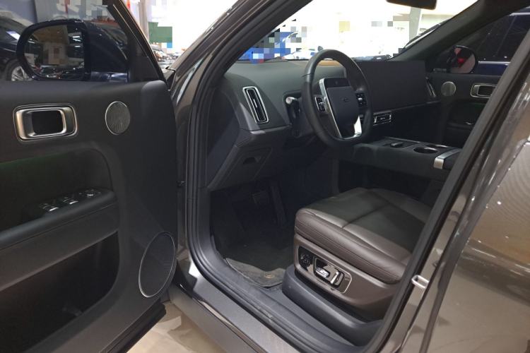 Used Li Auto L8 2023 Air model
