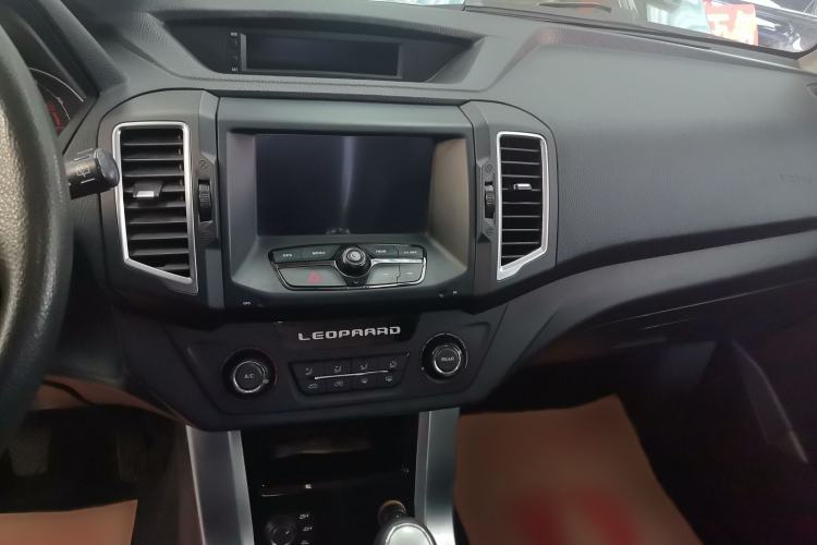 Used Leopaard Q6 2015 2.4L Manual 4x4 Excellence Edition
