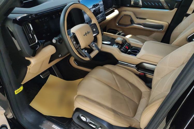 Used  Leopard 8 2025 Smart & Brave Flagship Edition 7 Seats
