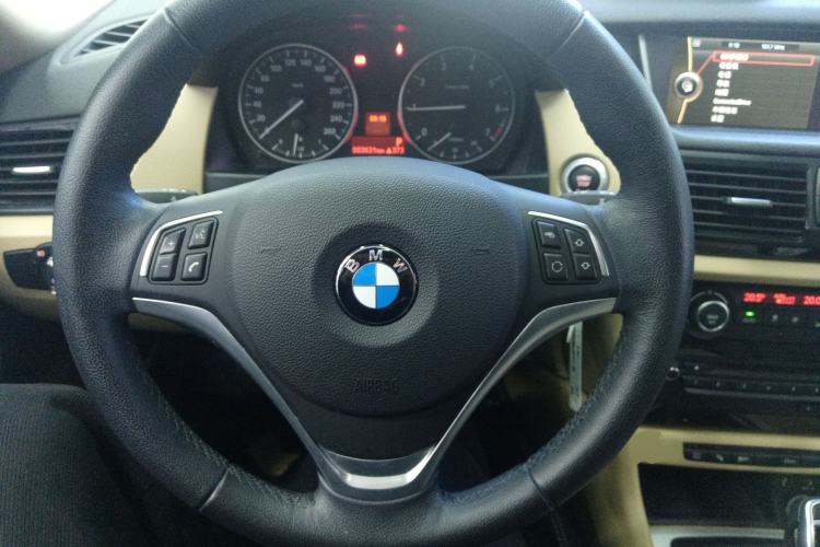 Used BMW X1 2014 sDrive18i Leading Model
