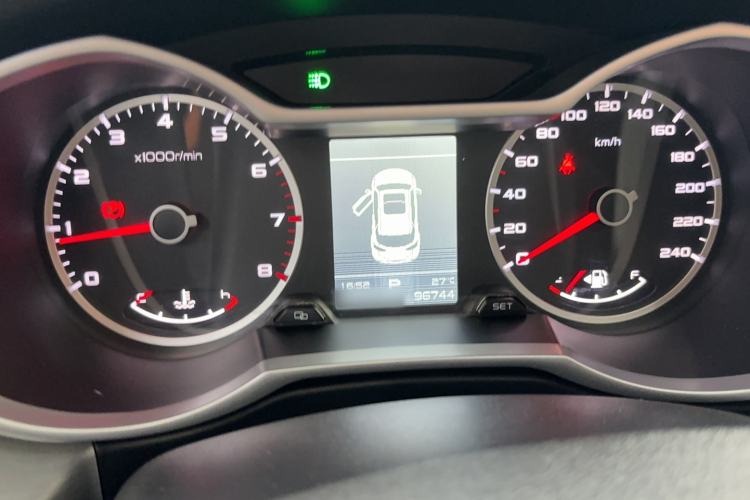 Used Geely Auto Emgrand X7 Sport 2018 1.8TD Automatic Two-Wheel Drive Zhiya Model
