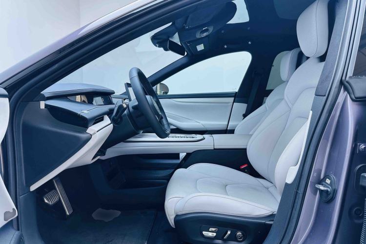 Used Xiaomi Auto SU7 2024 Four-Wheel Drive Ultra-Long Range Advanced Intelligent Driving Max Edition
