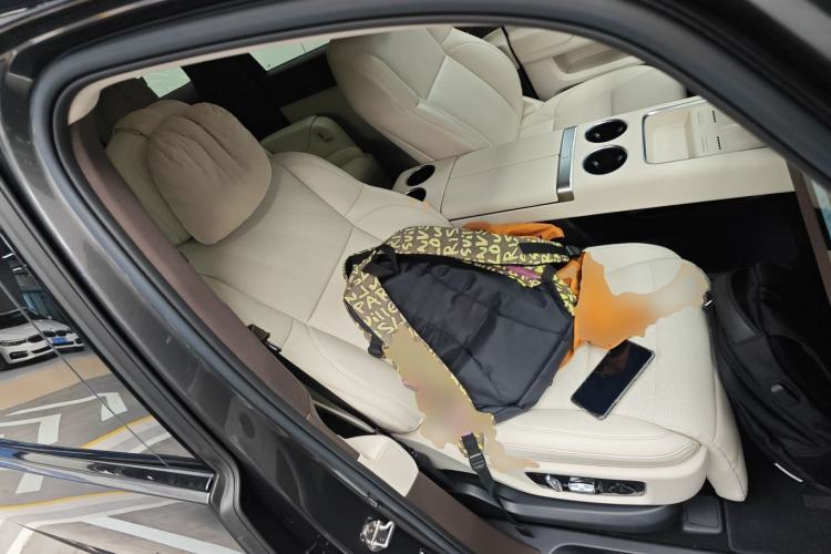 Used Li Auto MEGA 2024 Ultra Model
