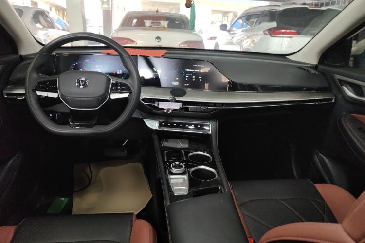 Used Changan Eado 2024 PLUS Blue Whale NE 1.4T GDI DCT High-Energy Edition
