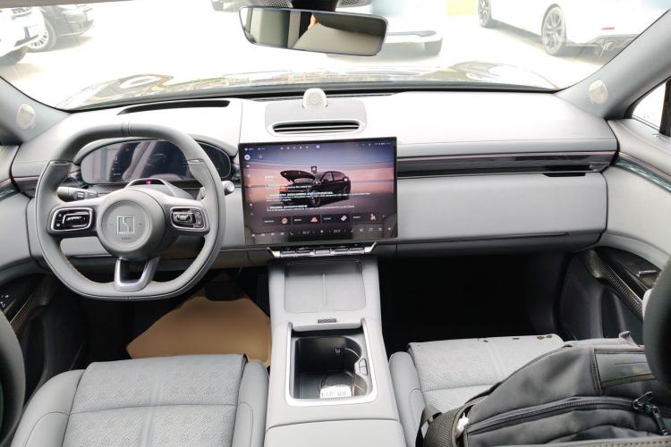 Used Zeekr 7X 2025 100 kWh Long-Range Rear-Wheel Drive with Intelligent Driving Features
