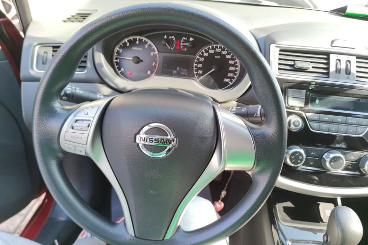 Used Nissan Tiida 2016 1.6L CVT Cool Dynamic Edition
