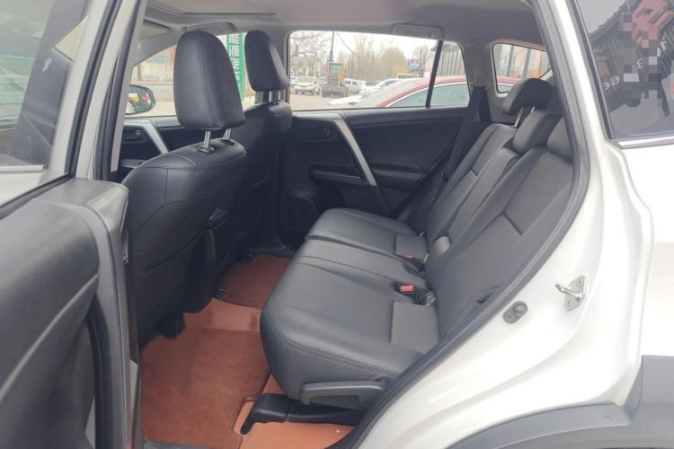 Used Toyota RAV4 2019 2.0L CVT Two-Wheel Drive Fashion X Limited Edition China VI Standard
