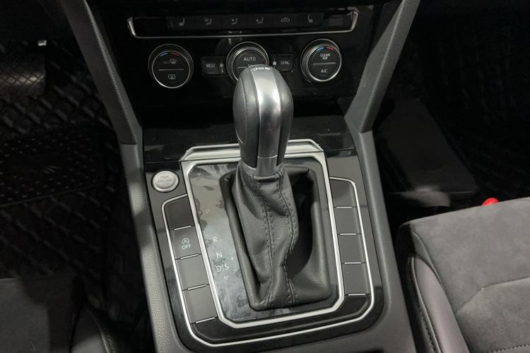 Used Volkswagen Magotan 2018 330TSI DSG Luxury Model
