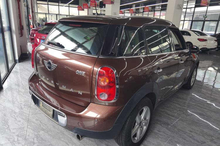Used  Countryman 2011 1.6L ONE
