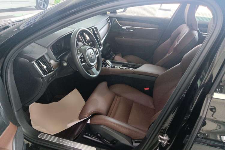 Used Volvo S90 2022 B5 Zhiyuan Luxury Edition

