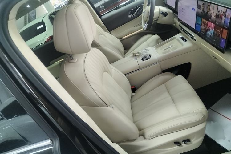 Used VOYAH Dream 2025 EV Four-Wheel Drive Flagship Kunpeng Edition