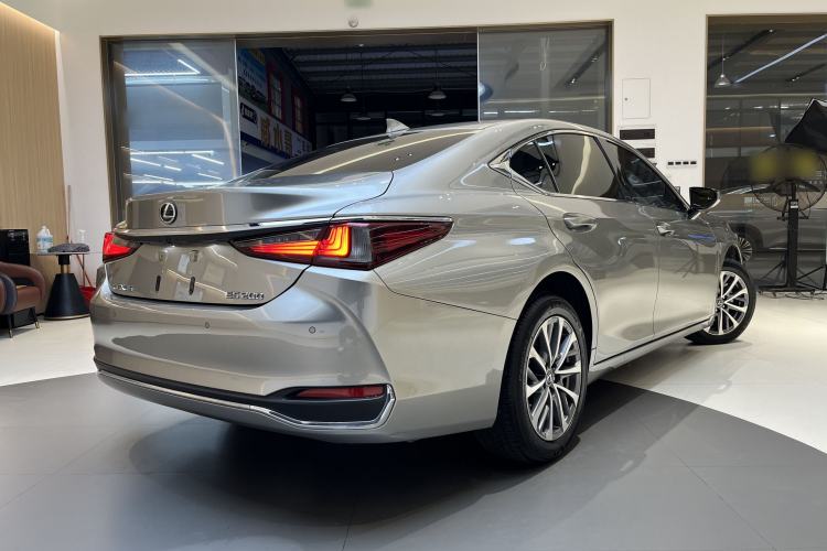 Used Lexus ES 2023 200 Excellence Edition