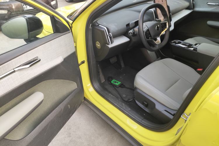 Used Volvo EX30 2025 Rear-Drive Long-Range Version Ultra