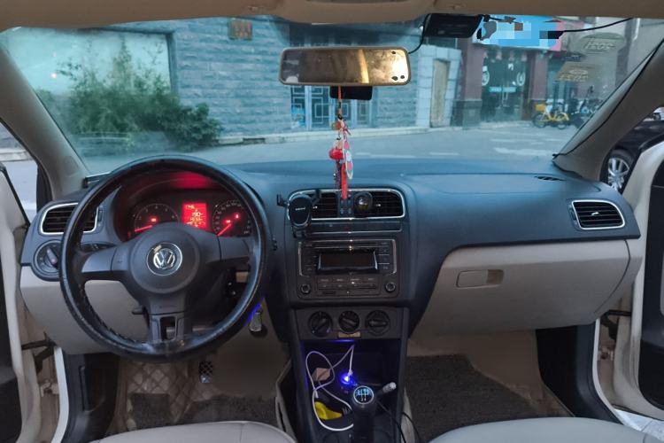 Used Volkswagen Polo 2013 1.6L Manual Comfort Edition