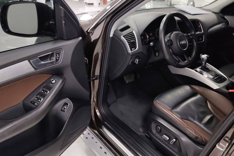 Used Audi Q5 2017 Plus 40 TFSI Technology Model
