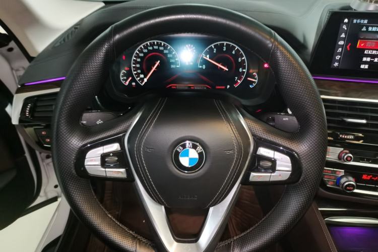 Used BMW 5 Series 2019 525Li Luxury Package
