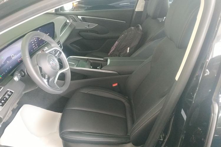 Used Buick LaCrosse 2025 28T Platinum Edition
