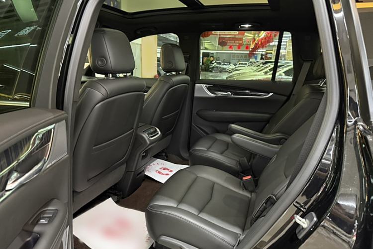 Used Cadillac XT6 2022 2.0T Six-Seater Four-Wheel Drive Luxury Version
