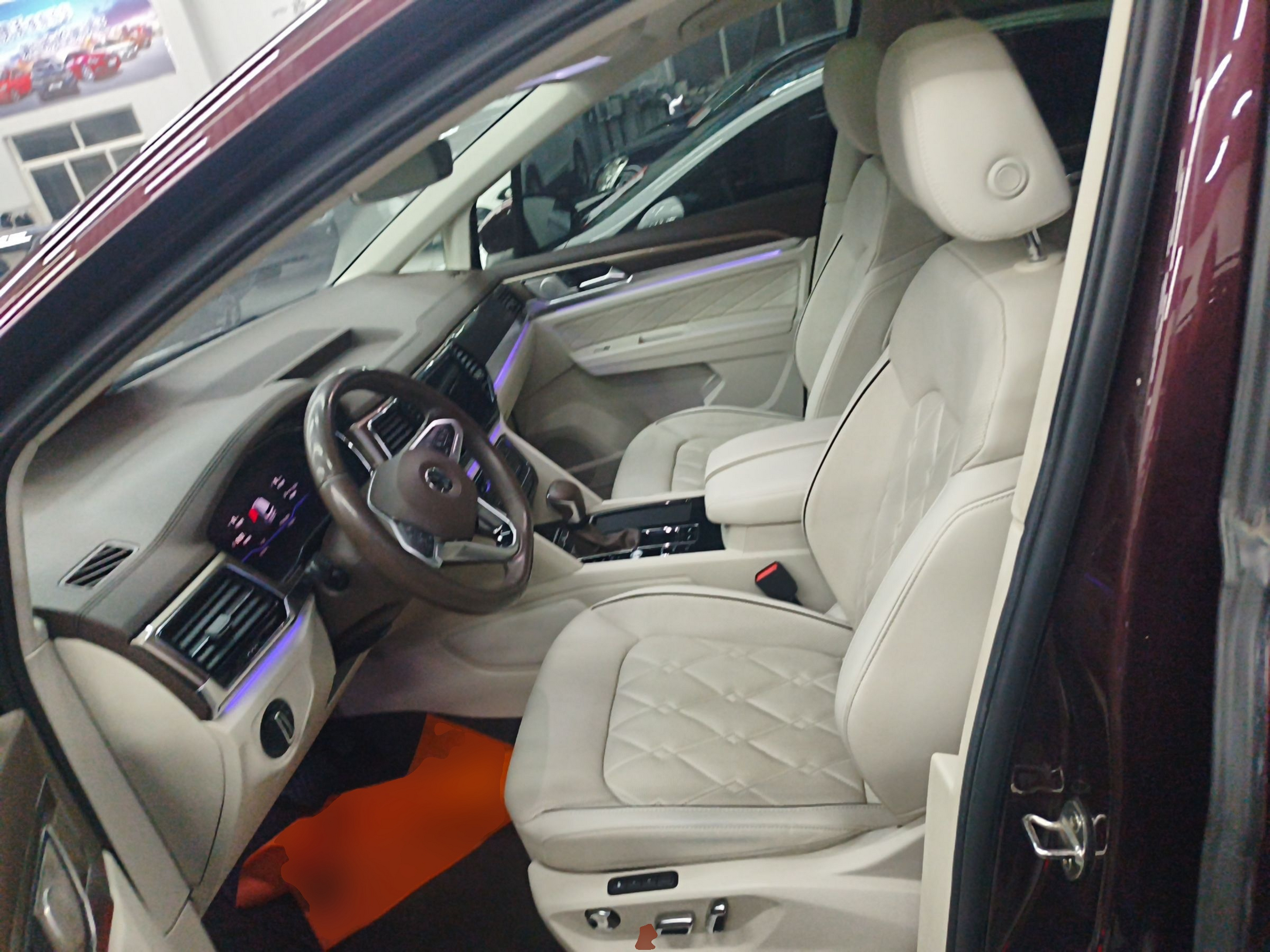 المقاعد الأمامية داخل السيارة