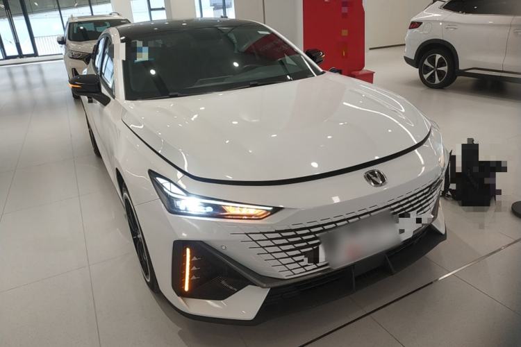 Used Changan UNI-V 2022 1.5T Prestige Version
