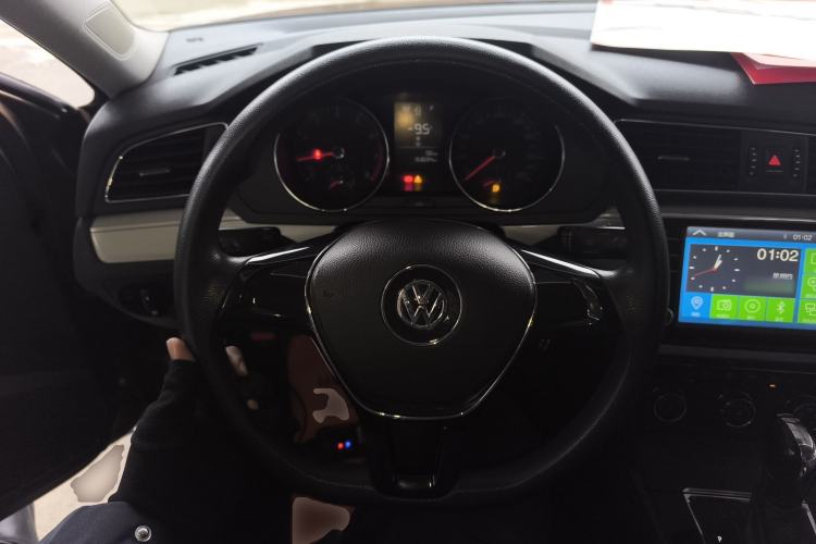 Used Volkswagen Lamando 2015 230TSI DSG Fashion Edition
