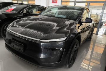 Used Tesla Model Y 2025 Long-Range All-Wheel-Drive Version