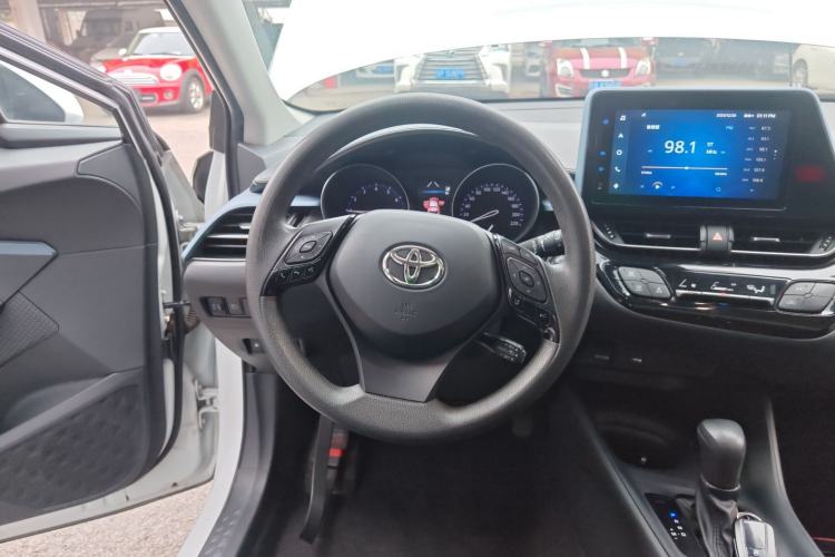 Used Toyota IZOA 2021 2.0L Enjoy Edition
