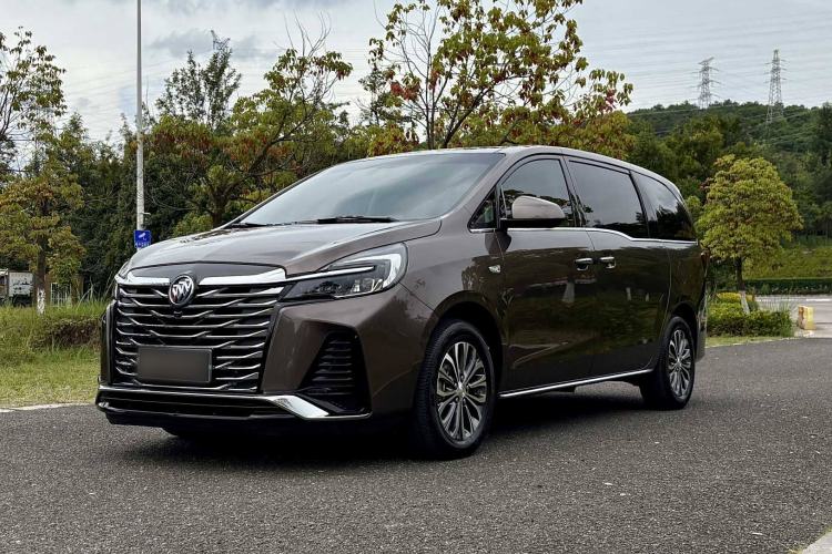 Used Buick GL8 2023 Facelifted Land Cruiser Executive Luxury Version
