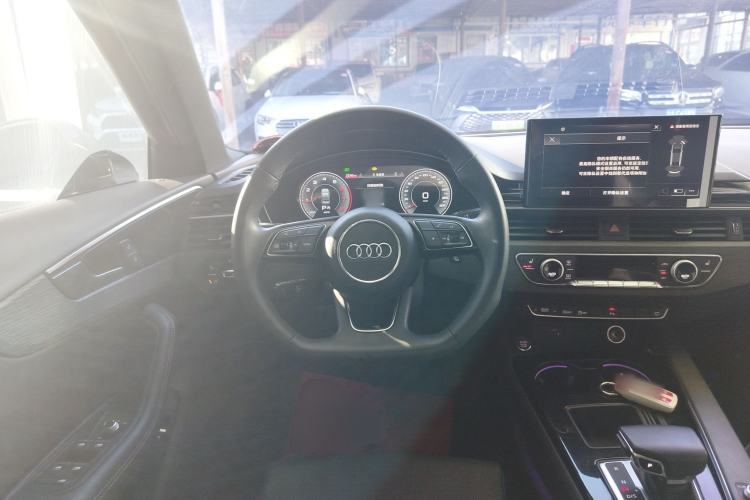 Used Audi A4L 2023 40 TFSI Luxury Dynamic Model
