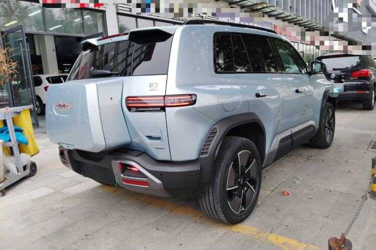 Used  Titanium 3 2025 501 km All-Wheel Drive Intelligent Driving Max Edition
