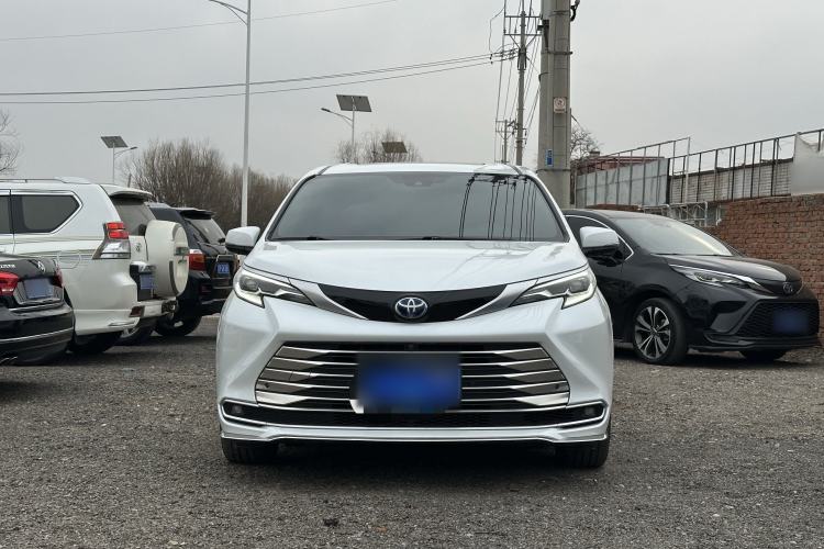 Used Toyota Sienna 2021 2.5L Hybrid Premium Edition

