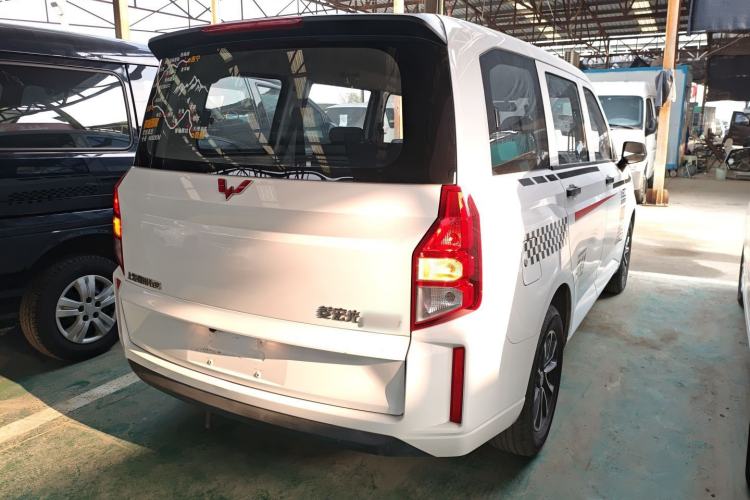Used Wuling Hongguang PLUS 2020 1.5L Manual Standard Edition 5 Seats
