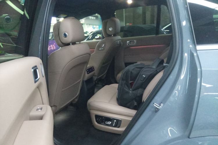 Used Li Auto L8 2025 Pro Smart Refresh Edition
