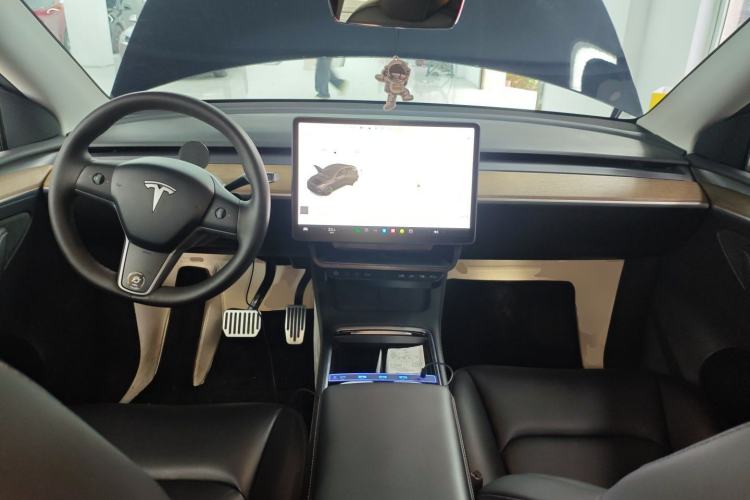 Used Tesla Model Y 2021 Long-Range All-Wheel-Drive Version 3D7