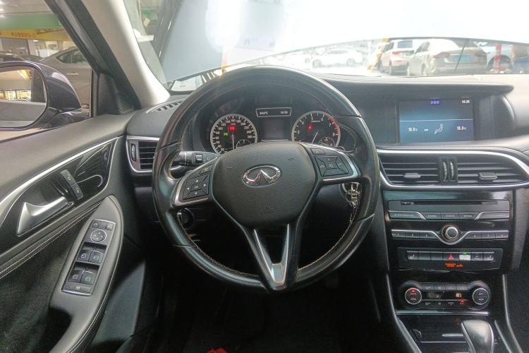 Used Infiniti QX30 2017 1.6T Two-Wheel-Drive Sport Edition
