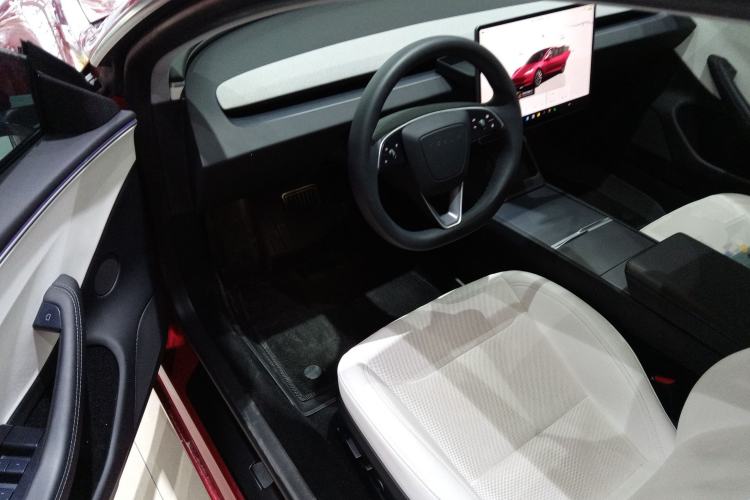 Used Tesla Model 3 2023 Long-Range All-Wheel-Drive Version
