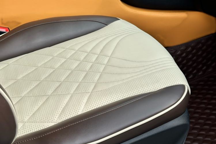 Used Mercedes-Benz Vito 2023 2.0T Elite Version 7 Seats