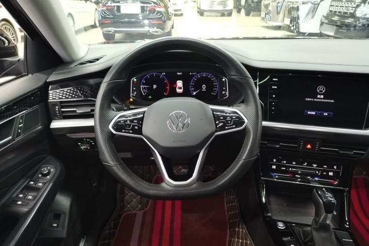 Used Volkswagen Passat 2023 Facelift 330TSI Luxury Edition
