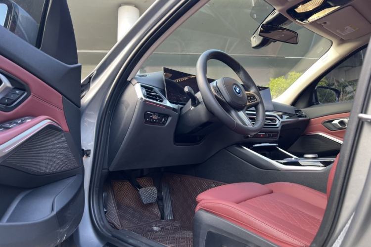 Used BMW i3 2022 eDrive 35 L
