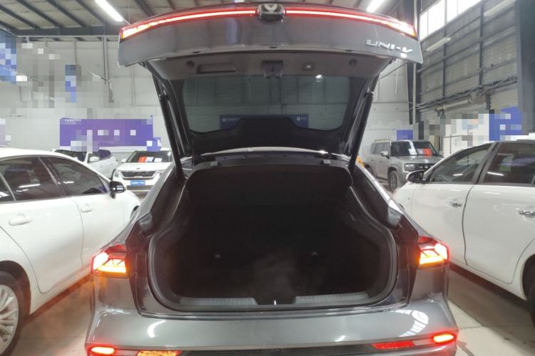 Used Changan UNI-V 2024 1.5T Prestige Edition
