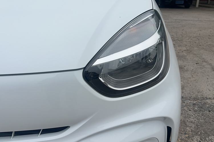 Used Roewe Clever 2021 302 km New Four-Seater Super-Efficient Version
