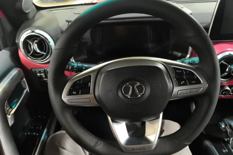 Used  BJ40 2018 PLUS 2.3T Automatic Four-Wheel Drive Premium Edition China V