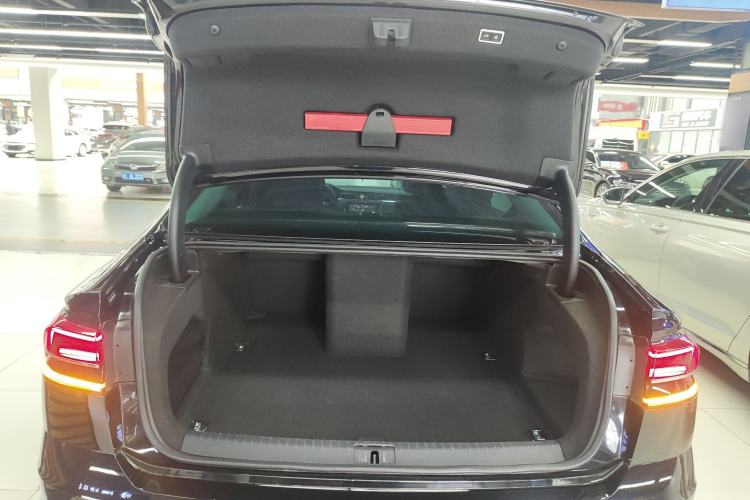 Used Volkswagen Phideon 2018 Revised Version 380TSI Two-Wheel-Drive Flagship Edition
