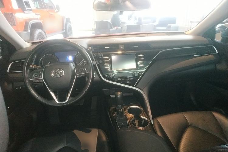 Used Toyota Camry 2018 2.0G Luxury Edition
