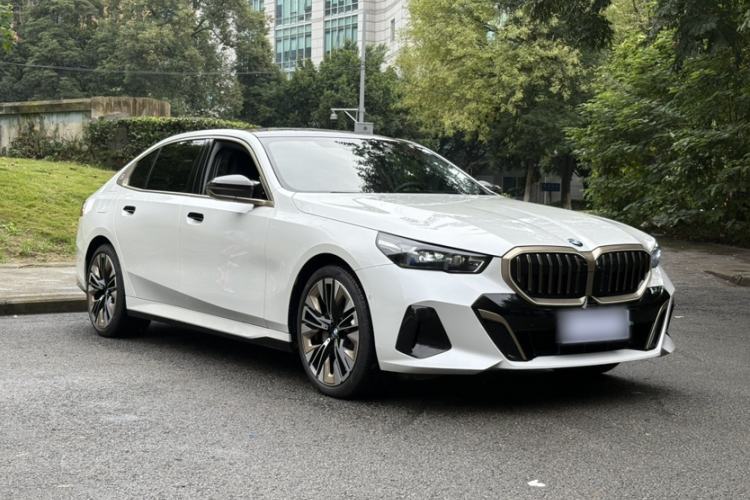 Used BMW 5 Series 2024 530Li Luxury Edition M Sport Package