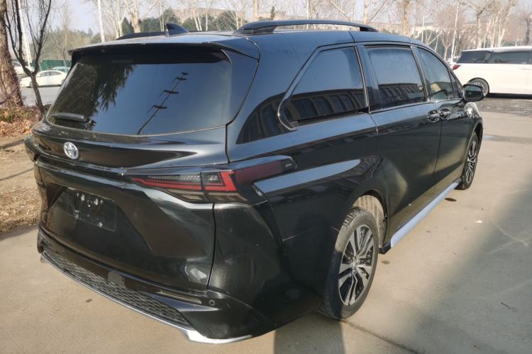 Used Toyota Granvia 2023 2.5L Hybrid Comfort Edition
