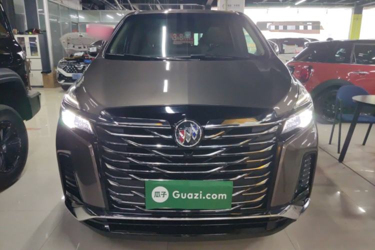 Used Buick GL8 2023 Facelifted Land Cruiser Executive Luxury Version
