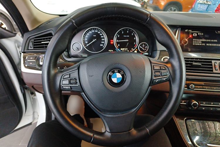 Used BMW 5 Series 2014 525Li Luxury Design Package