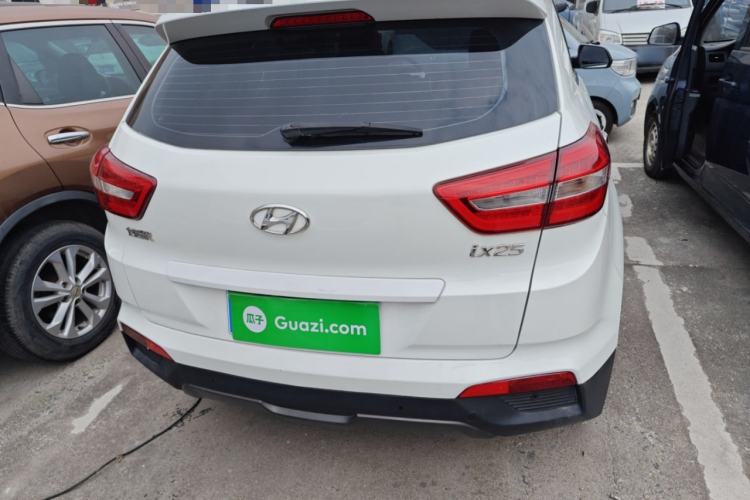 Used Hyundai ix25 2015 1.6L Automatic Two-Wheel-Drive Deluxe DLX Model